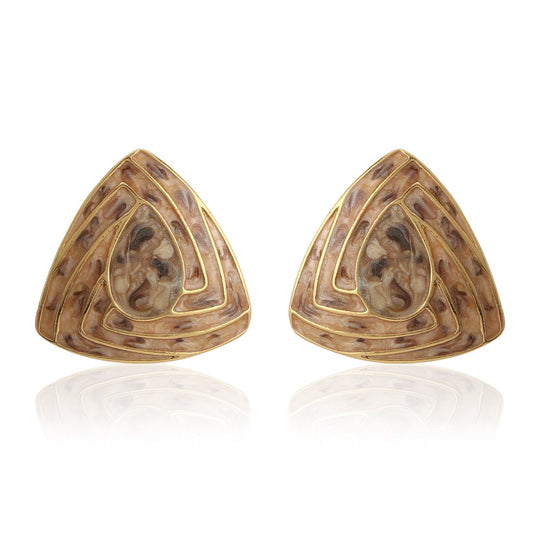 Triangle enamel studs
