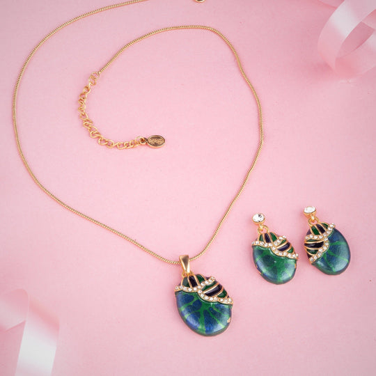 Tender Green Elliptical Pendant Set