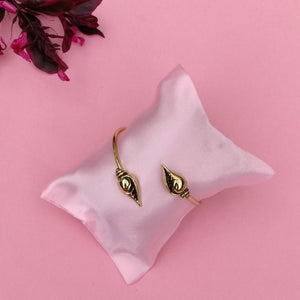 Estele Gold Plated Antique Shank Charm Bracelet for Women